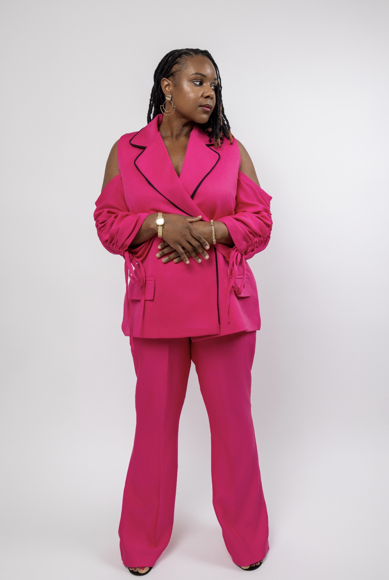 Model pink pants suit